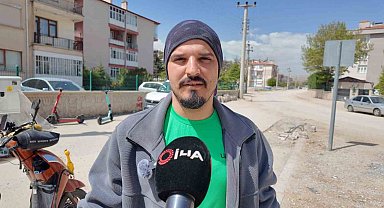 Çanta, cüzdan derken yol kenarında buzdolabı bulundu