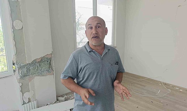 Çatlaklardan ışık görülen apartmanda korku dolu yaşam