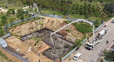 Çayırova'da 'Kültür Evi'nin temel beton serimi gerçekleştirildi