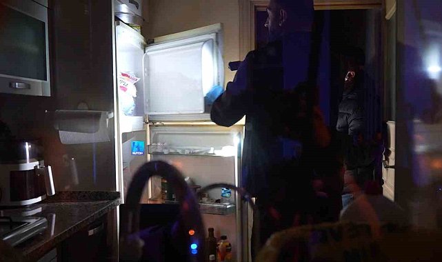 Ceset kokusu sanıldı, gerçek polisin eve girmesiyle ortaya çıktı