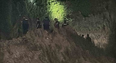 Cezaevinden izinle çıktı, eşini ve bir kadını sırtından bıçakladı