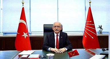 CHP Genel Başkanı Kemal Kılıçdaroğlu, genel başkanlık makamında çalışmalara başladı.