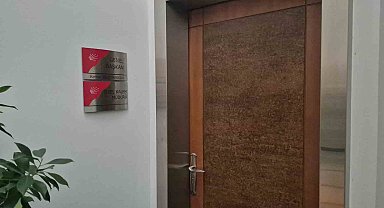 CHP Genel Merkezi'nde Kılıçdaroğlu'nun fotoğrafı tekrar asılıp, isimliği makam odasının kapısına takıldı