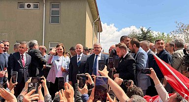 CHP'den AK Parti'ye geçen Başkan Köksal vatandaşlara seslendi: "Afyonkarahisarımızı yeniden inşa etmek için memleketime Adalet ve Kalkınma Partisi'nde hizmet etmeye devam edeceğim"