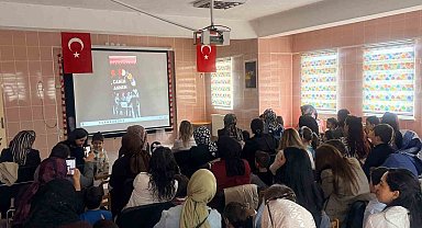 Çıldır Anaokulu'nda annelere sürpriz