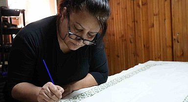 Çocukları için memurluğu bıraktı, kursta tanıştığı sanatla şimdi kadınlara umut oluyor
