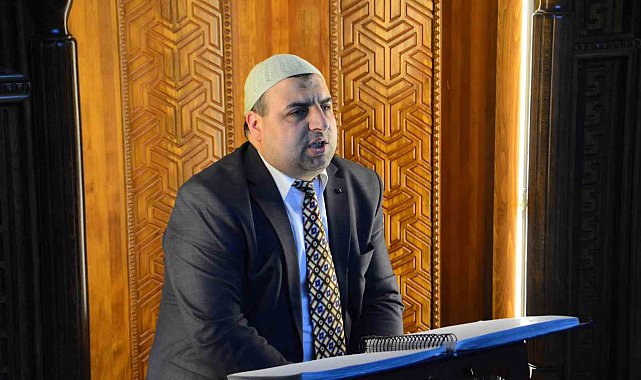 Çocukluk hayalini gerçeğe dönüştüren görme engelli müezzin: "Engelli olmak Kur'an okumaya engel değildir"