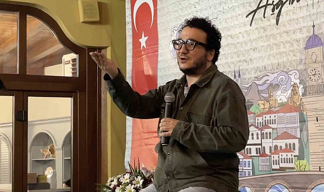 Çorum Belediyesi'nin "Han Sohbetleri"nde bilim dolu akşam