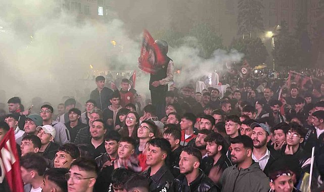 Çorum'da binlerce vatandaştan Süper Lig sevinci