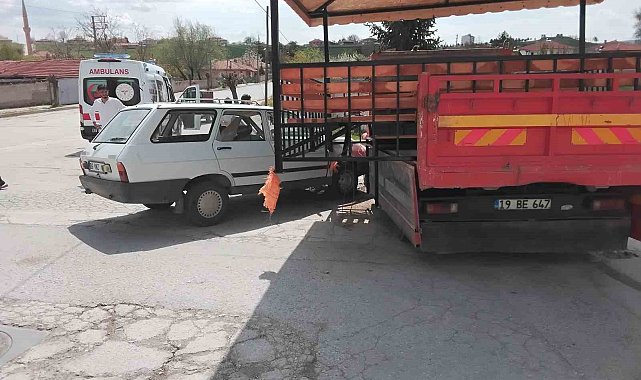 Çorum'da otomobil ile kamyon çarpıştı: 1 ölü