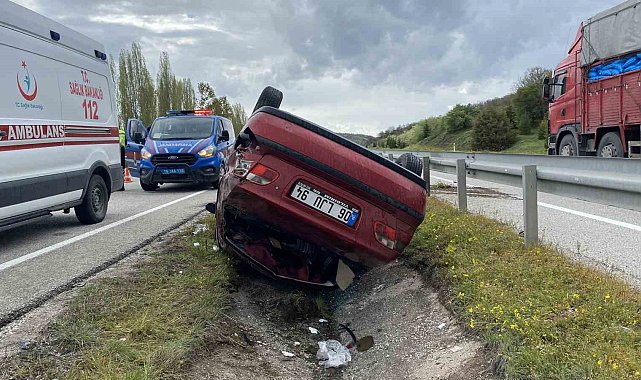 Çorum'da otomobil takla attı: 5 yaralı