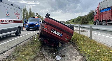 Çorum'da otomobil takla attı: 5 yaralı