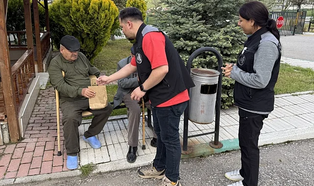 Çorum'da huzurevi sakinlerine bayram ziyareti
