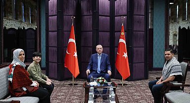 Cumhurbaşkanı Erdoğan, 11 yaşındaki Gazzeli Ramazan Ebu Cezer ve ailesini kabul etti