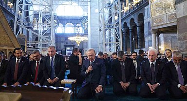 Cumhurbaşkanı Erdoğan, cuma namazını Ayasofya Camii'nde kıldı, Kur'an-ı Kerim okudu