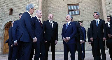 Cumhurbaşkanı Erdoğan Türkistan'da kültürel geziye katıldı