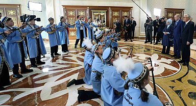 Cumhurbaşkanı Erdoğan'a Kazakistan'da Dombra sürprizi