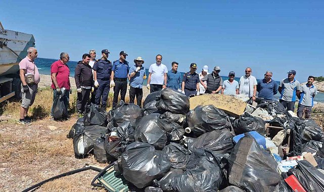 Datça Karya Yolu'nda 3,5 ton atık toplandı