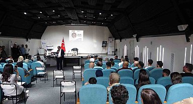 Denetimli Serbestlik Müdürlüğü'nden çocuklara ve ailelere anlamlı seminer: "Aile bizim sığınağımız ve kalemizdir"