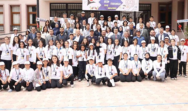 Denizli'de ortaokul öğrencilerinin projeleri bilim şenliğinde görücüye çıktı