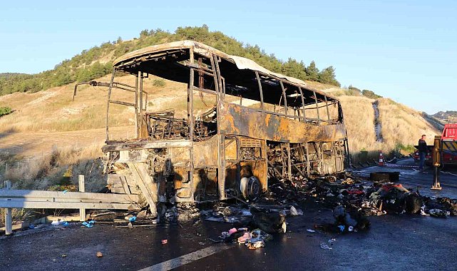Denizli'deki 8 kişinin öldüğü otobüsten geriye sadece demir yığını kaldı