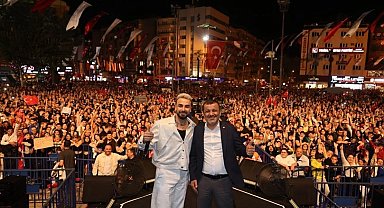 Denizli'de dev buluşma: On binler Sefo konserine akın etti