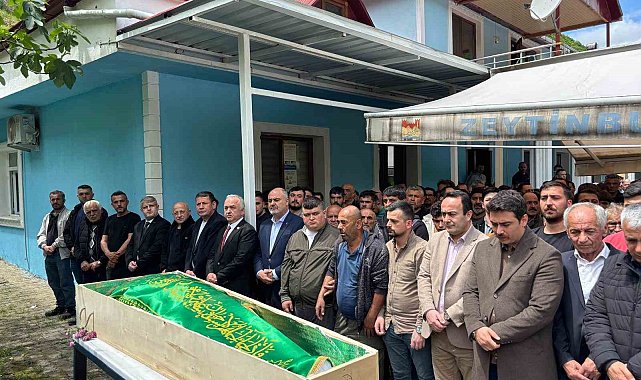 Derede sel sularına kapılarak hayatını kaybeden yeğen toprağa verildi, amca aranıyor