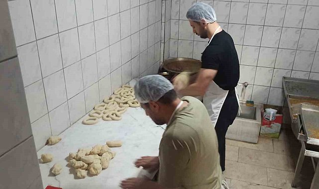Devrek'in asırlık simit fırınında bayram mesaisi