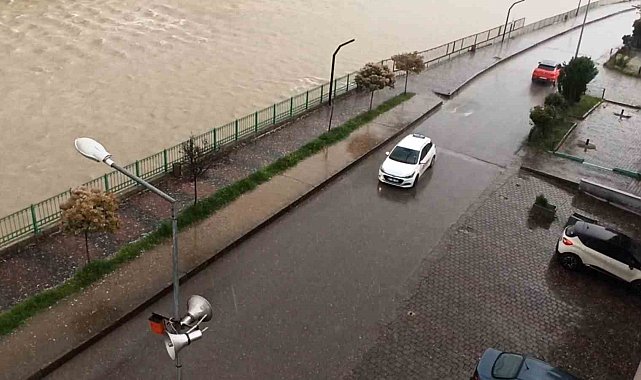 Devrek'te misket büyüklüğünde dolu yağdı