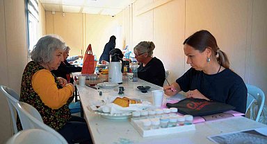 Didim Belediyesi'nin çini kursu ilgi görüyor