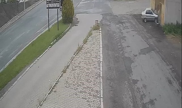 Direksiyonda bayıldı, boş dükkana çarparak durabildi