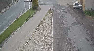 Direksiyonda bayıldı, boş dükkana çarparak durabildi