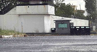 Diyarbakır'da dolu ve sağanak yağışı