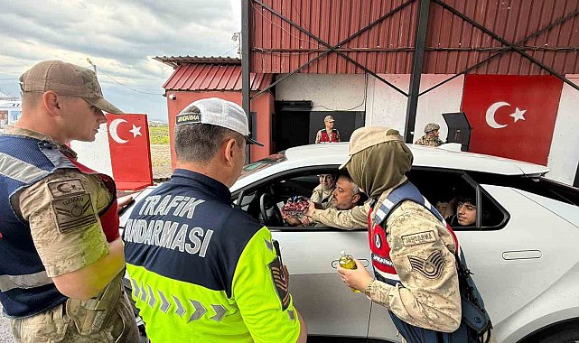 Diyarbakır'da jandarma ekipleri Kurban Bayramı öncesi trafik uygulaması yaptı