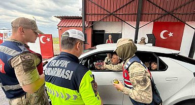 Diyarbakır'da jandarma ekipleri Kurban Bayramı öncesi trafik uygulaması yaptı