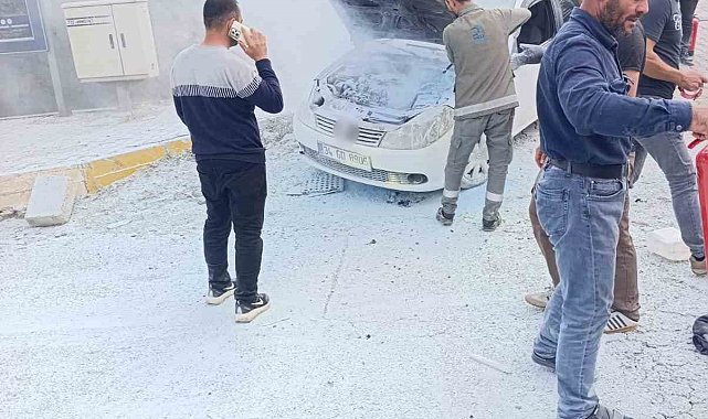 Diyarbakır'da seyir halindeki araç alevlere teslim oldu