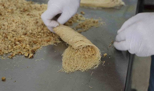 Diyarbakır'da tatlıcıların bayram mesaisi