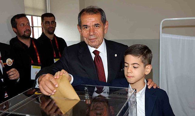 Dursun Özbek oyunu kullandı