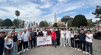 Düzceli gençler Haliç'te kürek çekti