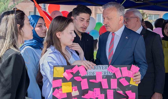 EBYÜ'de öğrenci kulüpleri bahar şenliklerinde stant açtı