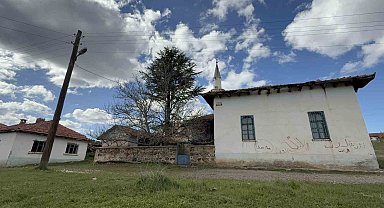 Ecdada ait 143 yıllık cami restorasyon bekliyor