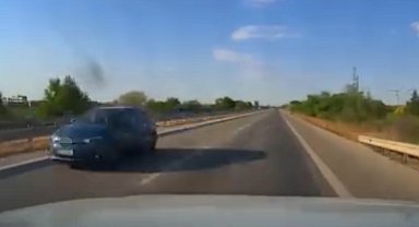 Edirne'de ters yönde ilerleyen otomobil trafikte tehlike saçtı