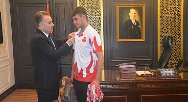 Edremitli muaythai sporcusu dünya şampiyonluğu için Malezya yolcusu