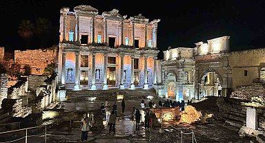 Efes'te gece müzeciliği gençlerle buluşuyor