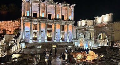 Efes'te gece müzeciliği gençlerle buluşuyor