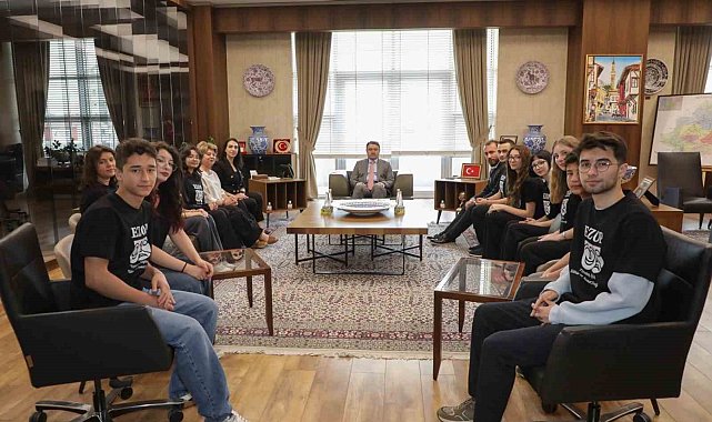 Ege Şampiyonu EZOP Tiyatro, Türkiye finallerinde Kütahya'yı temsil edecek