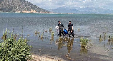 Eğirdir Gölü'nde 100 metrelik yasa dışı ağ ele geçirildi