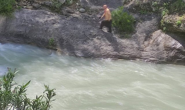 Eğlence Çayı'na giren genç kayboldu, ekipler seferber oldu