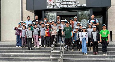 Elazığ'da minikler topladıkları kapakları çevre için teslim etti