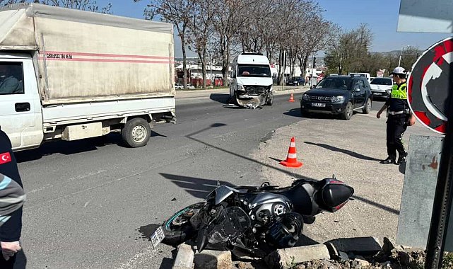 Elazığ'da motosiklet ile minibüs çarpıştı: 1 yaralı